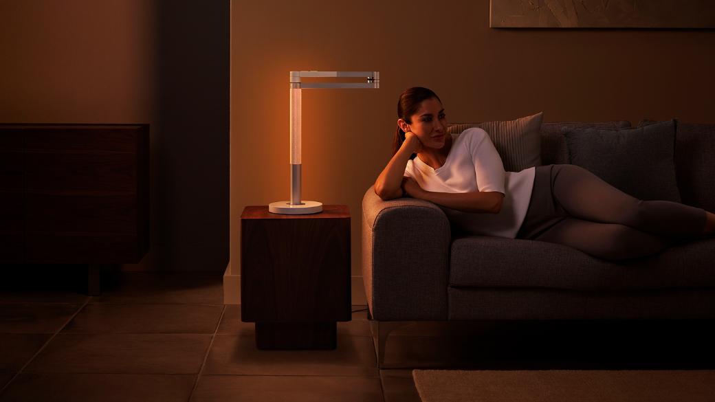 وحدة الإضاءة المكتبية Dyson Solarcycle Morph™‎ (باللون أسود/أسود) | Dyson Solarcycle Morph™ desk light (black/black) | صورة المنتج 3 / Product image 3