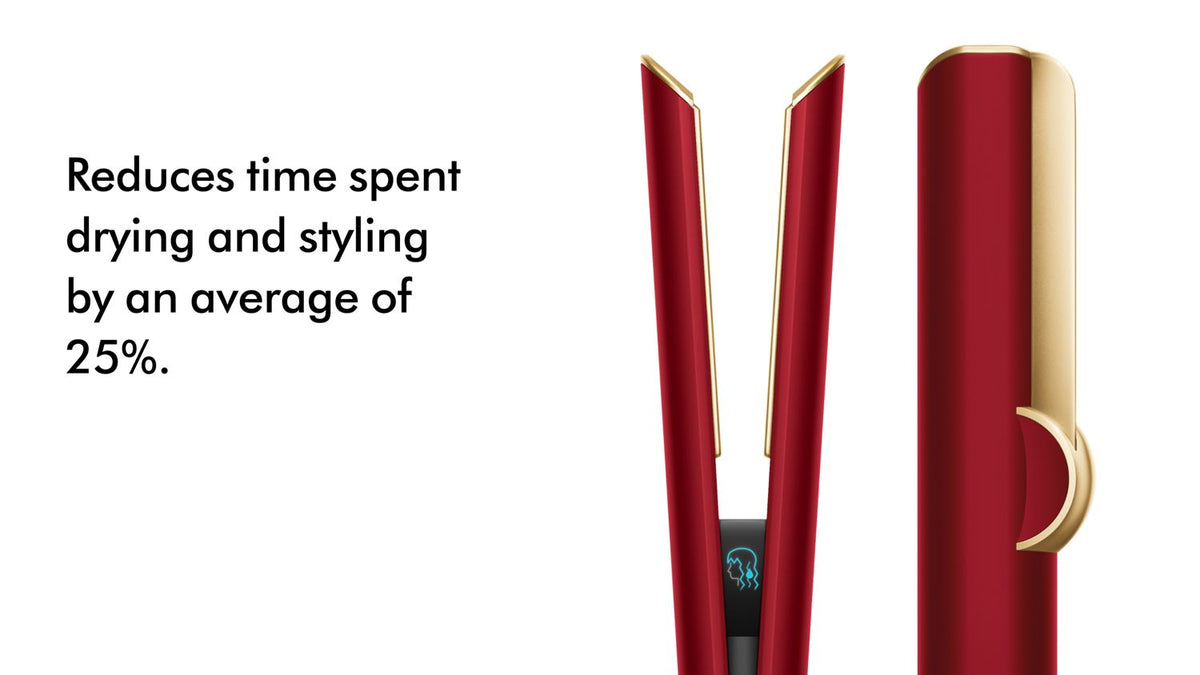 مجفف ومملس الشعر Dyson Airstrait™ HT01 — صورة استخدام Airstrait رقم 1