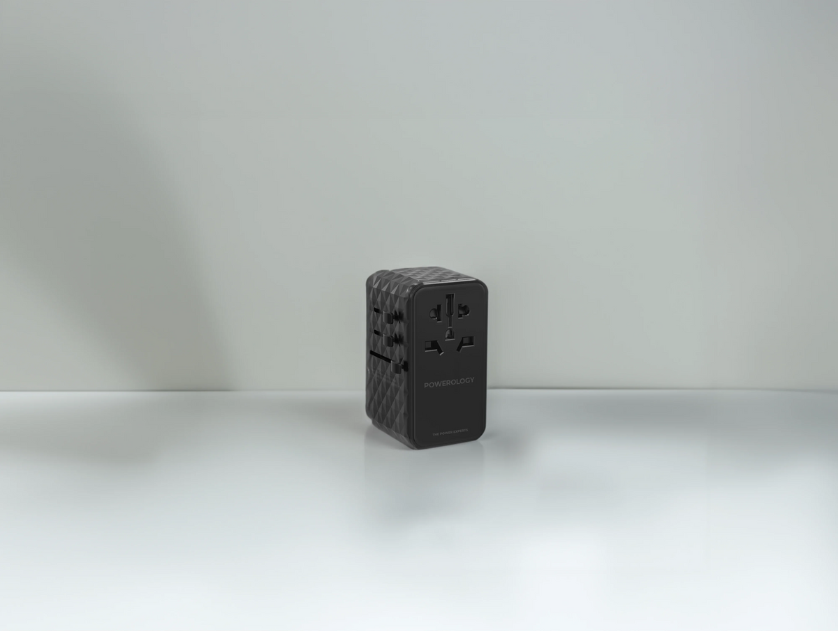 Powerology Universal Adapter 140w X2 Type C Port and X2 USB A 15w Port Black – image 1