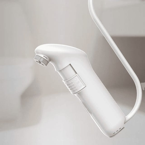 شطاف السفر المحمول جرين ليون برو مع خزان - أبيض | Green Lion Portable Travel Bidet Pro With Tank - White | صورة المنتج 2 / Product image 2