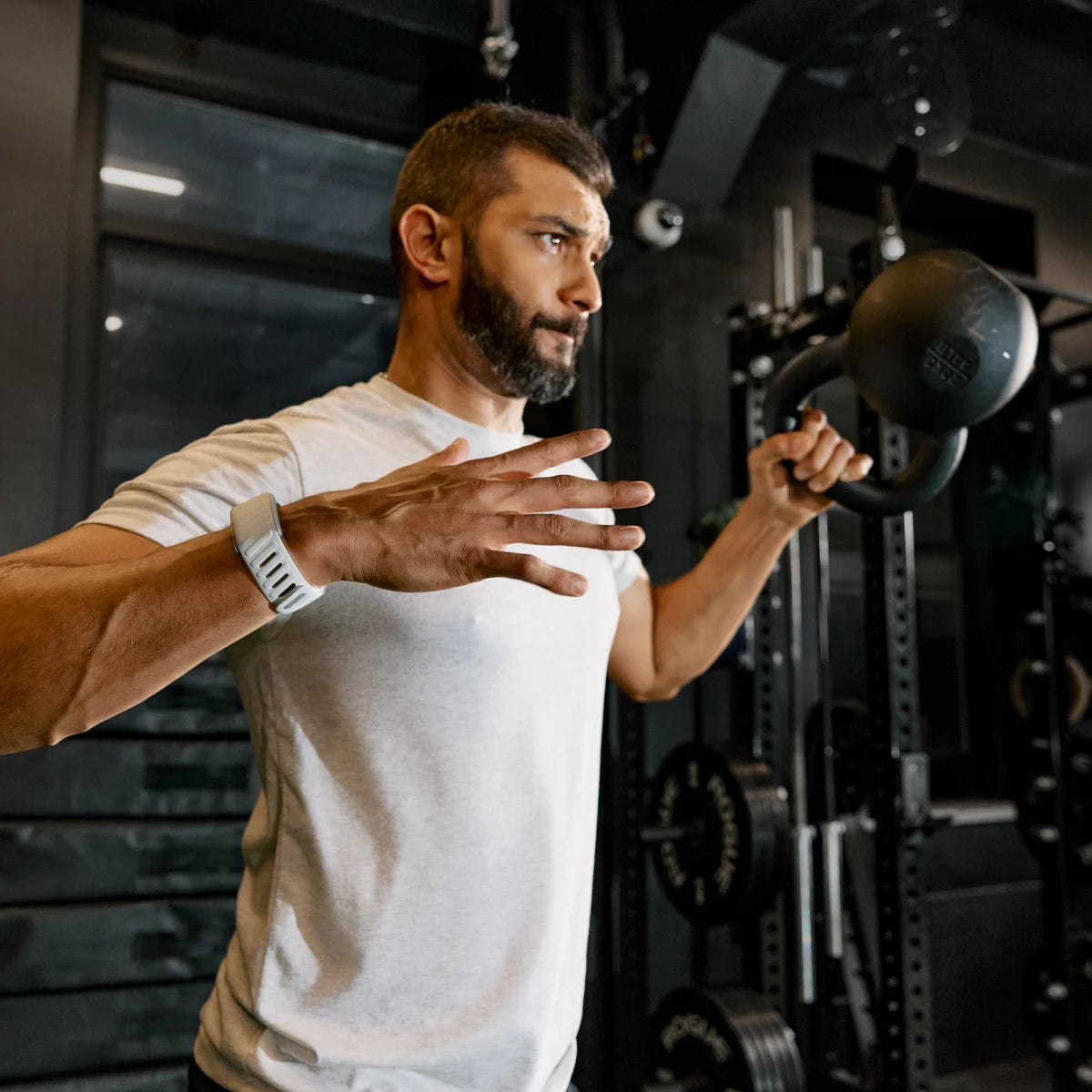 جهاز تتبع النشاطات 5.0/ام جي من وووب - عضويةWHOOP Life  لمدة 12 شهرًا - يمكن ارتداؤه للصحة واللياقة البدنية - متتبع النشاط والنوم على مدار 24/7، تدريب شخصي، عمر بطارية يزيد عن 14 يومًا | WHOOP 5.0/MG Activity Tracker - 12-Month WHOOP Life M