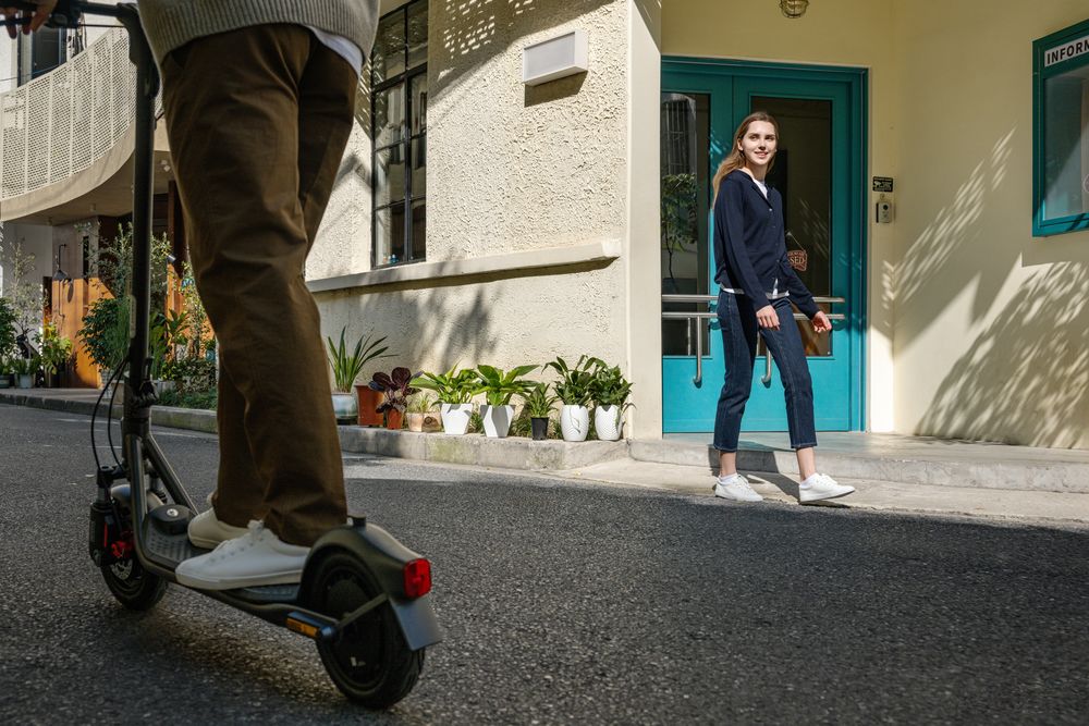 سكوتر كهربائي ناينبوت F2 برو II لون أسود من  ناينبوت  Ninebot Kickscooter F2 Pro II Electric Scooter - Black