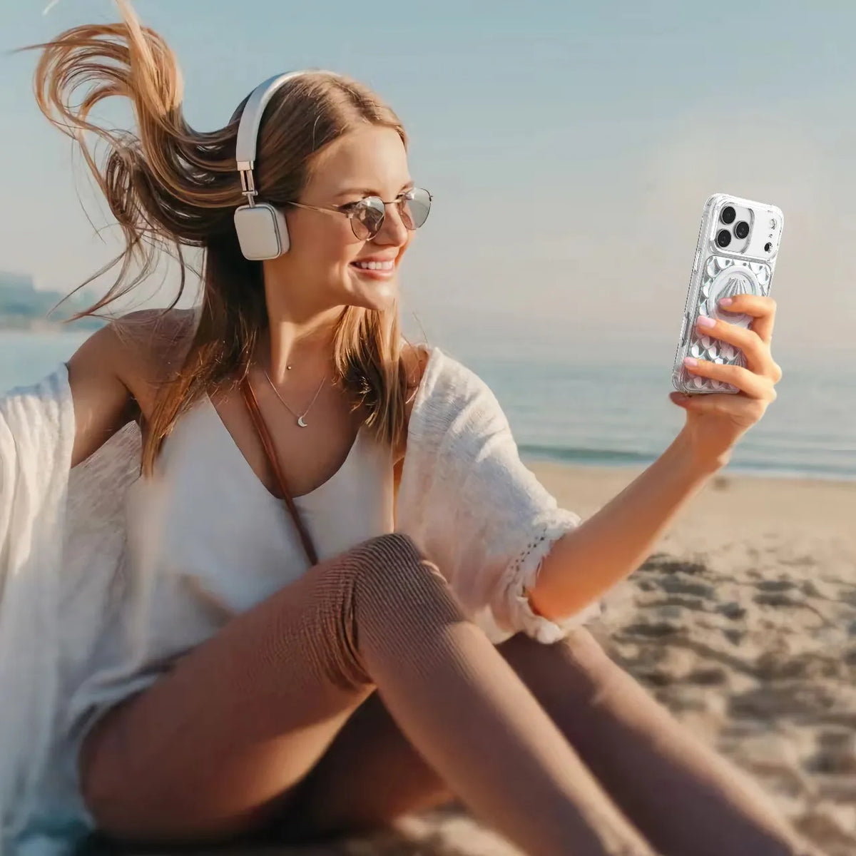 كفر ليفيلو Pearl بتصميم لؤلؤي ثلاثي الأبعاد لآيفون 17 برو وبرو ماكس – تفاصيل المنتج والعبوة