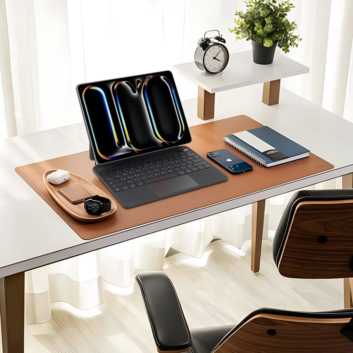لوحة مفاتيح ليفيلو AeroBoard اللاسلكية لآيباد Pro ‏2024 – أسود – تفاصيل المنتج والعبوة