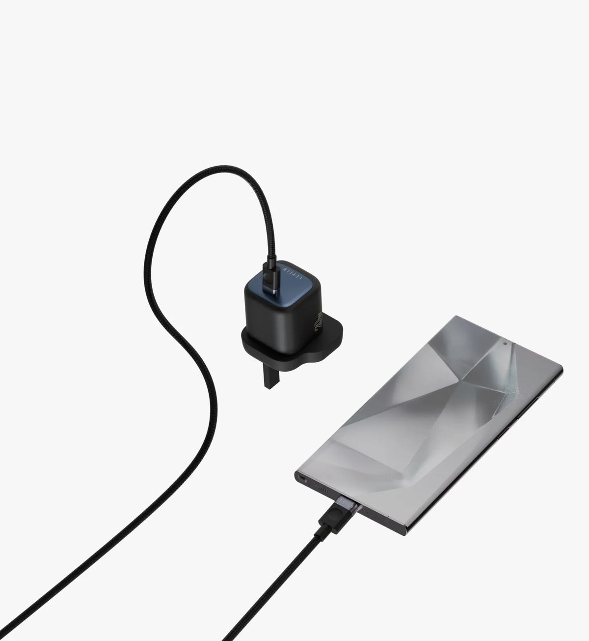 شاحن ليفيلو Vero GaN ‏20 واط بقابس بريطاني مع كابل USB-C إلى USB-C – تفاصيل المنتج والعبوة