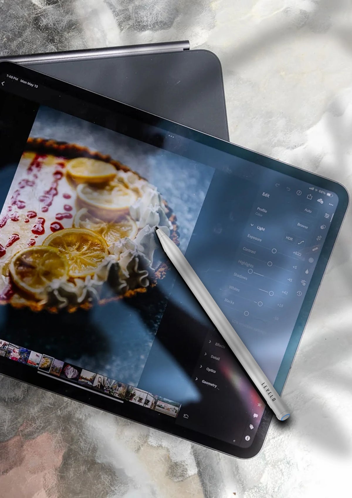 قلم ليفيلو SkyInk ‏2 في 1 للآيباد والكتابة على الورق – أبيض – تفاصيل المنتج والعبوة