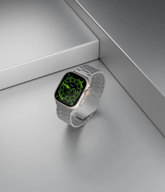 سوار معدني ليفيلو Monet لساعة Apple Watch ‏49 مم – تفاصيل المنتج والعبوة