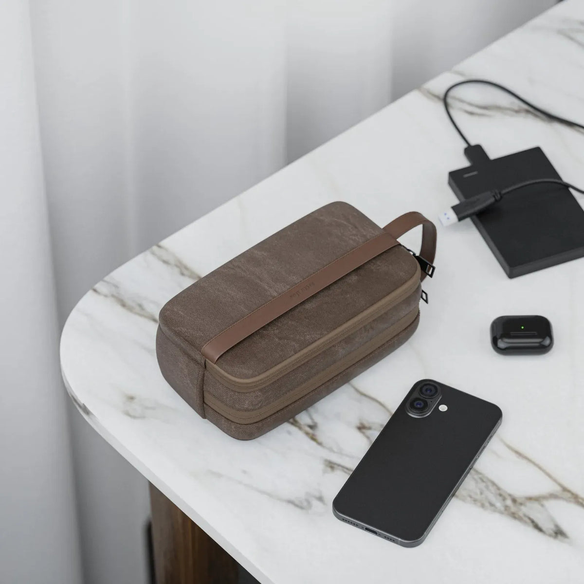 Green Lion Tirana Travel Pouch - Brown – image 4