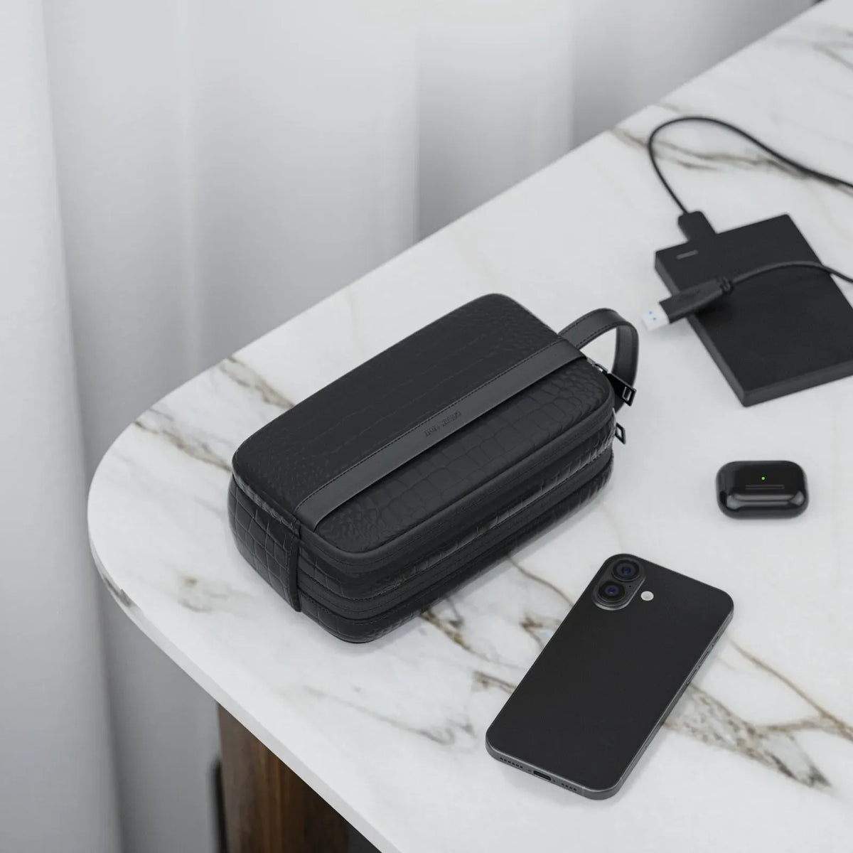 Green Lion Tirana Travel Pouch - Black – image 4